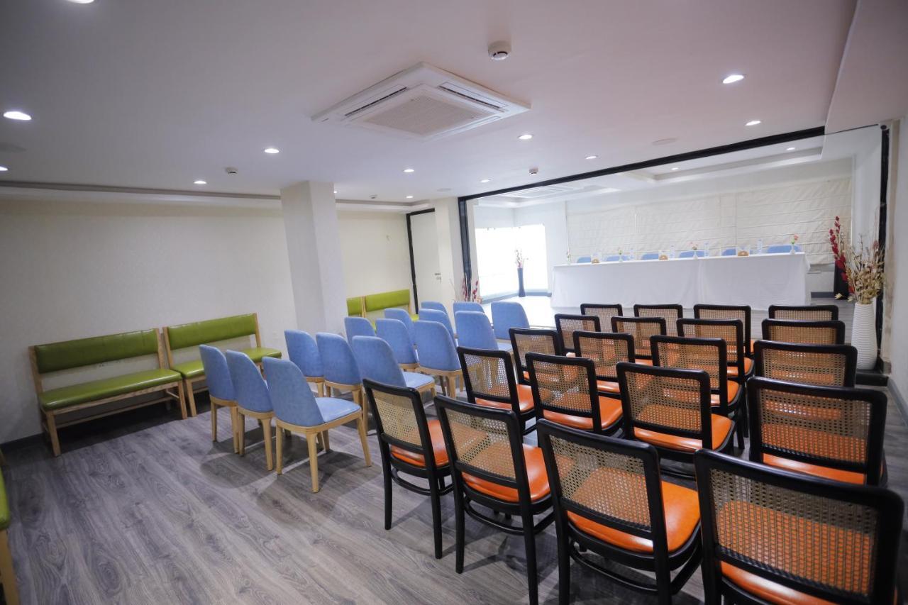 The Avenue Hotel Ballygunge Kolkata Luaran gambar